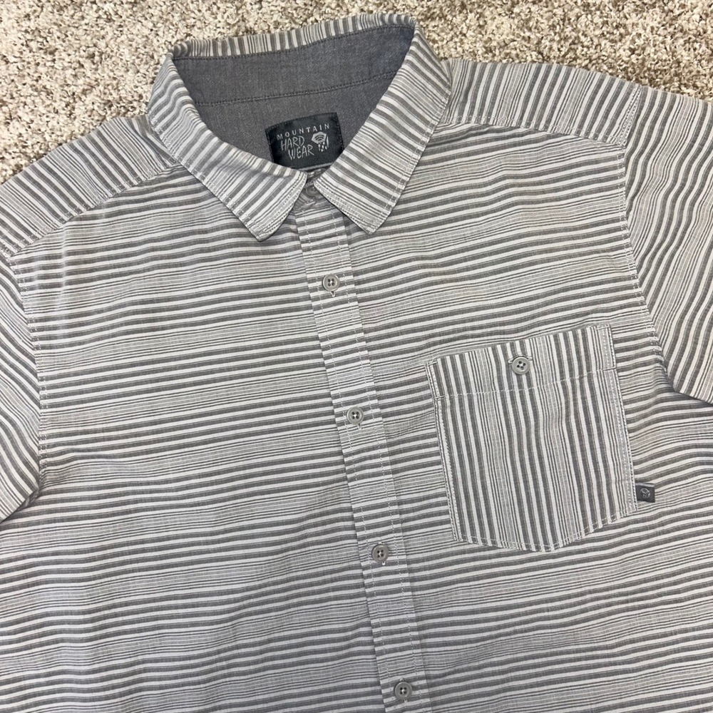 Mountain Hardware Button Front Short Sleeve Gray‎ Striped Shirt Men Size Medium